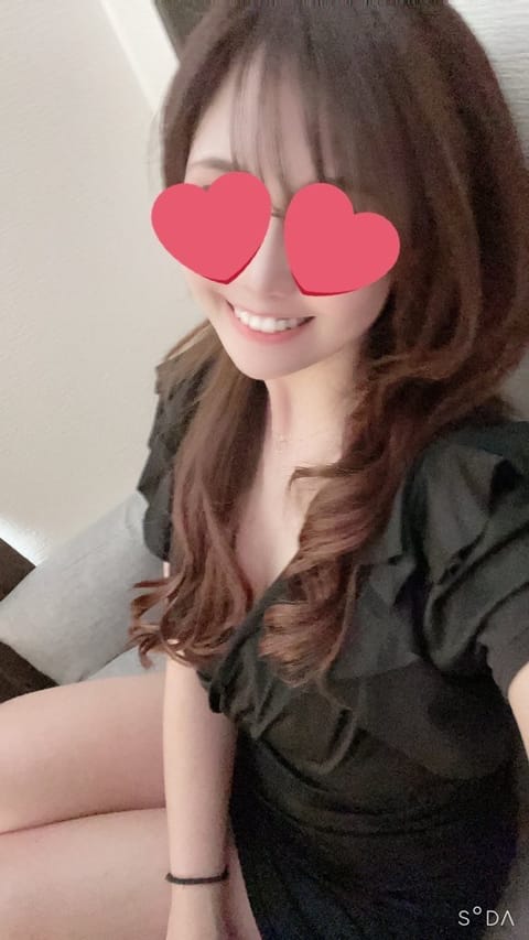 また🧊になりかけた🥺
本日は伊勢佐木に16-26でいます！♡♡
新しいお部屋です☺️💓
ピンクコンセプトでめちゃくちゃ綺