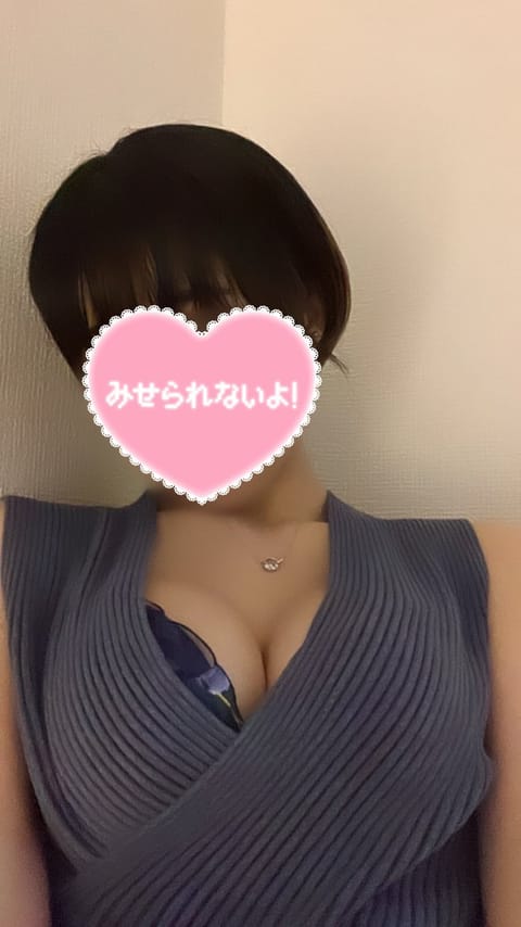 こんにちは、ひまわりでつ🌻
寒すぎて長袖引っ張りだしたよ〜😣

昨日は雨なのに足を運んでいただきありがとうございました🥲