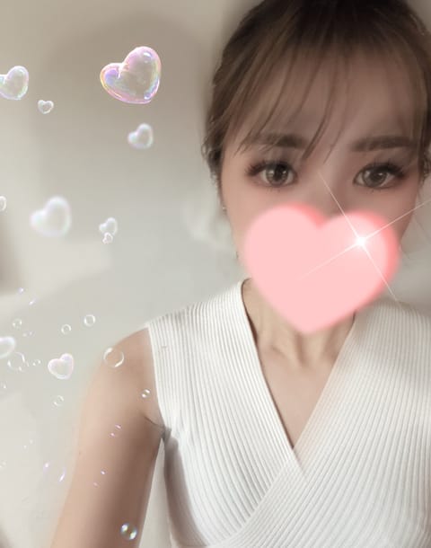 おはよ〜🐰✨

今日も元気に出勤しましたっ💖
ななは 11:00〜23:00 までいるよ🫧

朝からお兄さんに会えたら嬉