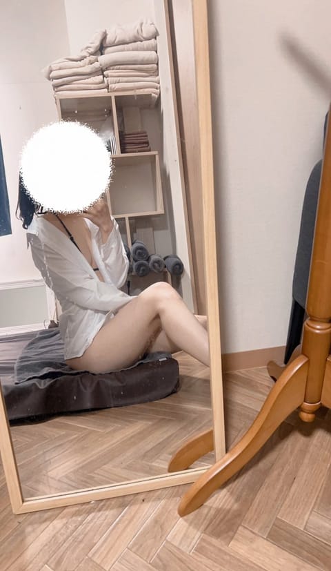 おはようございます☀️

遅くなりましたが出勤しています🕊️🤍

お部屋暖めてるのに、まだ寒いから
誰かれなの事暖めて〜
