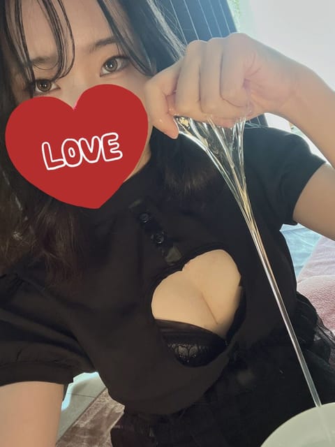 皆さんこんばんは🥺

10日（木）19時-23時珍しく出勤します〜🫢
2枠限定なので是非お待ちしております🧡