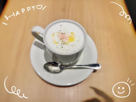 ☀️𝐺𝑜𝑜𝑑 𝑚𝑜𝑟𝑛𝑖𝑛𝑔☀️

もぅ桜のコーヒーが出てて
美味しすぎた☕𓈒𓏸︎︎︎︎🌸

春が待ち遠しいなぁ☺️🌱
