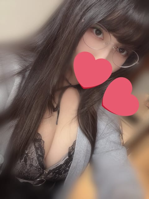 3/25(水)12:00-18:00

本日はメガネday👓

メガネ好きの皆様
走ってお越しください😆

え？雨の予報