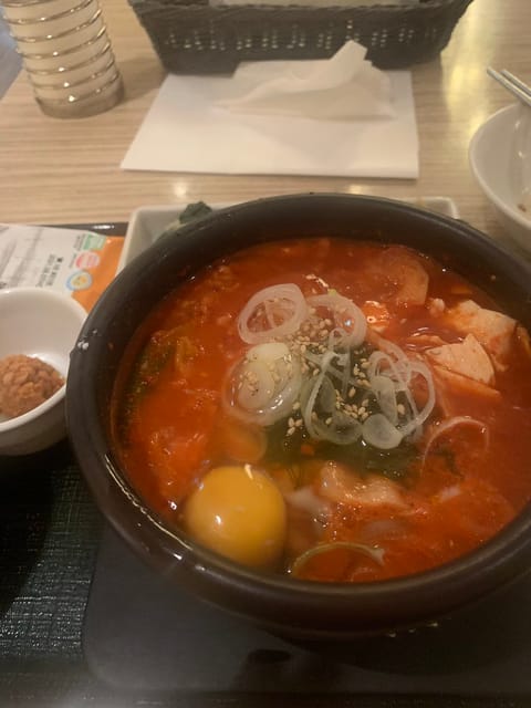 こんばんは♪
昼は暖かいですが夜は冷えますね。

ズンドゥブ好き♡
久々の東京純豆腐で。根菜とキムチと豚肉入り。辛さは中