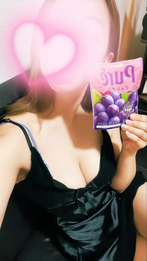 本日もご本指様day🈵ありがとうございました🥰ダイエット中には嬉しい高カカオ🍫♡ お腹すいた時に空腹をごまかすグミ😆あり