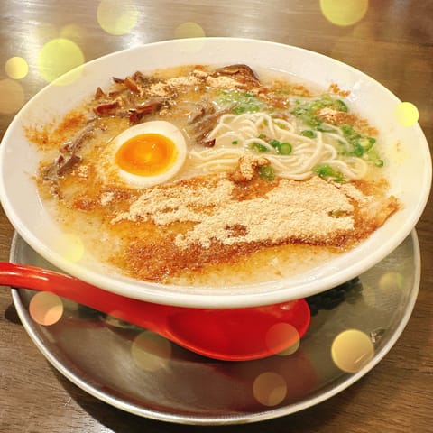 九州で豚骨ラーメン食べました🍜