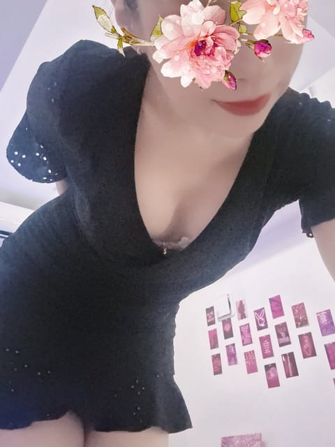 来週の予定決まりました❣️
月曜日に出勤なので明日から3日連続出勤になります😊

⬇️明日以降の予定
10/4(土)19