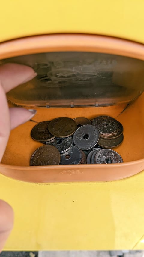これ久しぶりに発見！
桃のネクターは見るけどミックスはレア🍀
大好きなので思わず買っちゃった❤

1000円入れたらおつ