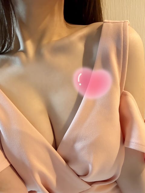 こんにちは！りほです🫧

本日は12時〜20時まで秋葉原にいます！

空き枠ありますので、私にdmでも！
お店にご連絡で