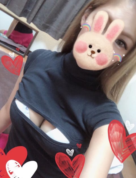 はじめまして😊✨
あんです(๑•̀ㅁ•́ฅ✨
明日から初出勤\(❁´∀`❁)ﾉ𖤐´-
三日間よろしくお願いします(∩´∀