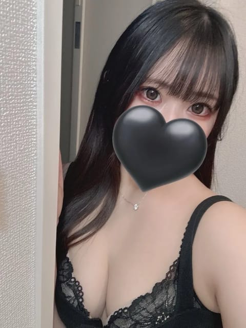 出勤です⚐˒˒
ここ最近ずっと涼しかった気がするから久しぶりに汗だくでお部屋についた；；
本日もまったりお部屋涼しくして