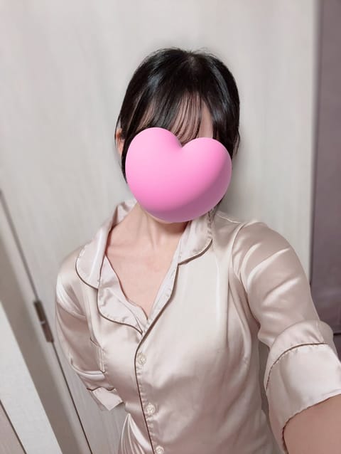 本日20時から出勤しております！
寒いから厚着してきてねーー😣
部屋は暖かくしてるから！！
