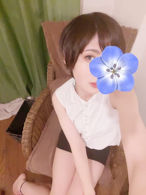 ご無沙汰です！
渚です！！
X動かす詐欺しました事を心よりお詫び申し上げます🙇‍♀️

ですが、ちゃんと月2回はいます🫡