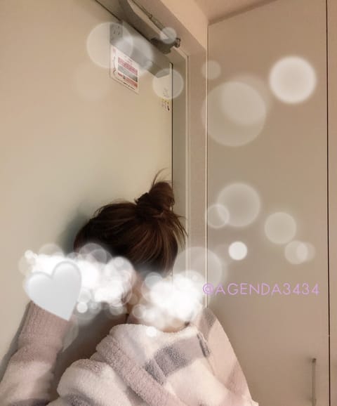 お疲れ様です💭
昨日はピクニックした後レジャーシートの上で熟睡…😴
.
きもちよかったぁ🥱❤️
.
次回明日4/6(木)