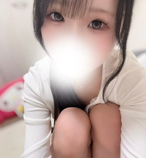 またカラコンのせいで
目腫れちゃいました、、😖💦

お休みもらって病院の目薬あるので
すぐ治します。予約くださってた
お