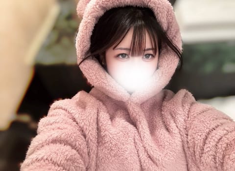 こんばんは❄️♡
とっても寒いね〜〜🥶💦🩵

明日の16日 20時〜います！
まだご予約寂しいのでひめかと一緒にぬくぬく
