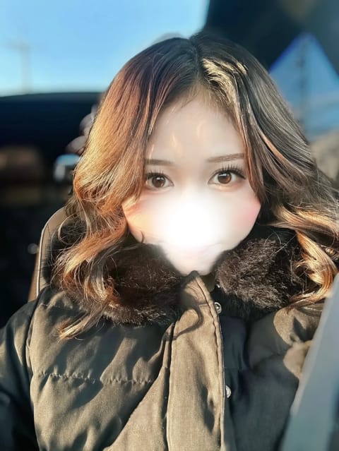 メインのお仕事が終わって、
急いで支度してお部屋向かってます🧸

本日23時30分〜2時00分出勤です🌷

ご都合が合う