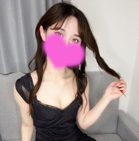 藤原あやです！

本日、20時30分〜3時出勤です！

始めたばかりでまだ緊張していますが、
会いに来てくださったらとっ