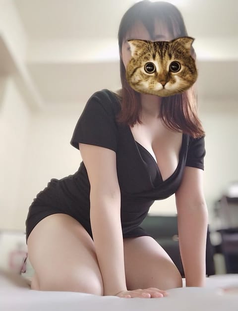 お久しぶりです！約1年ぶりに出勤します！

明日18-23時大井町にて出勤です☺️

DM、お電話お待ちしてます！