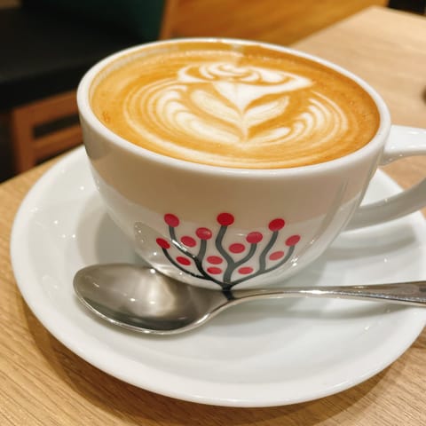 昨日は雨の中、仲良し様♡ご近所様♡お越し下さりありがとうでした🥰

今日も出勤しております🙏✨

最近カフェ活☕𓈒𓏸︎︎