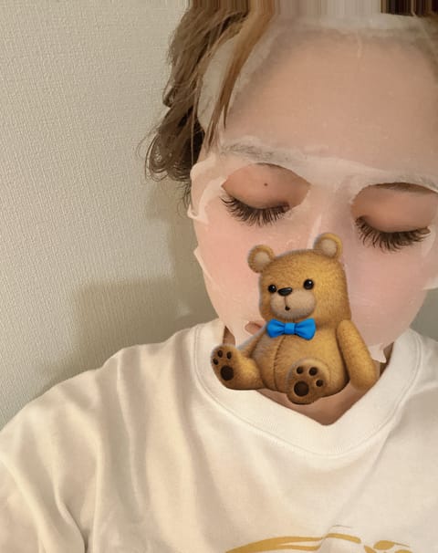 おはよ〜🫧
連日とっ〜ても眠くてナナもくまさんと一緒に冬眠しちゃいそうだよ🥹🥹

どうする？お兄さんもここの秘密基地で一