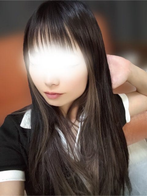 本日も【10:00~18:00⠀】
出勤しております🦋𓂃 𓈒𓏸