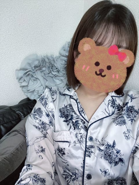おはようございます☀️
本日12:00〜20:00で出勤です❣️
本指様方のご予約で満了🈵となってます
ありがとうござい