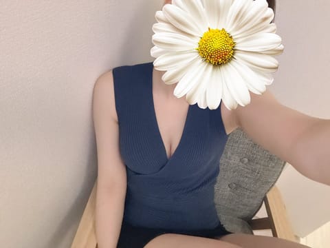 こんにちは🌞

本日12時から19時まで出勤します

お待ちしてます♡
