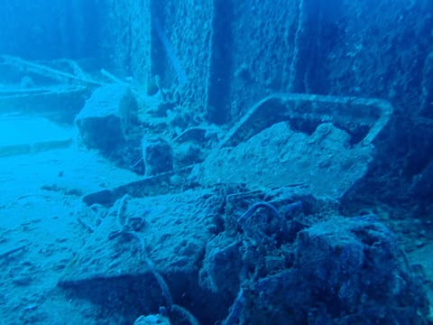 沈没船にロマン感じる人は同士⚓️🤝

沈没船も好き、海の生き物も好き、地形も好き、海が好き🏝️

もっともっと色んなとこ