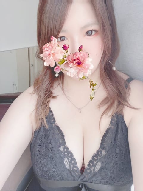 こんにちは☀️
出勤出来る日少なめですが
お時間合う方、お会いできたら嬉しいです♡
お待ちしております🥰

#メンエス 