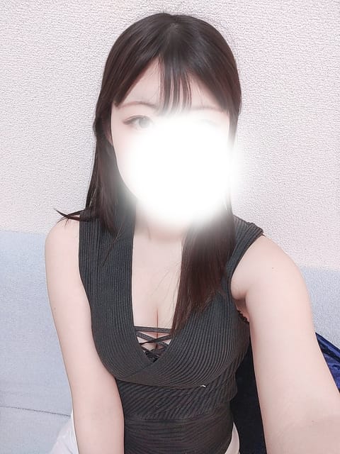 今日は12時から22時までいてます〜！
早く花粉の時期終わって欲しい🥺