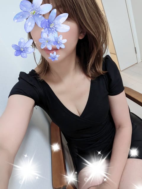 本日も🈵枠ありがとうございました🙇
出勤の度に会いに来てくれる本指名様💕いつもありがとうございます🥹
いっも楽しく過ごさ