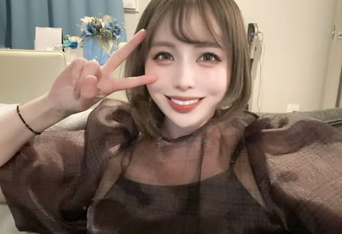 外出へ😳
タクシー捕まらないってぶつぶつお客さんに話してたら、なら近くのご飯屋さん行くかーだって😂歩いて5分くらいのとこ