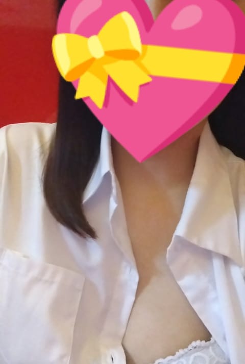 こんばんは！！

今日はお休みもらってます!✨️
また17日出勤するので会いに来てくれたら嬉しいです🩷
#ラブプラス #