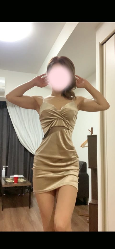 明日、祝日はゆったりとした時間が流れる特別な日…✨
その日に合わせて、そしてほんのり甘く癒しの空気をまとって出勤します♡