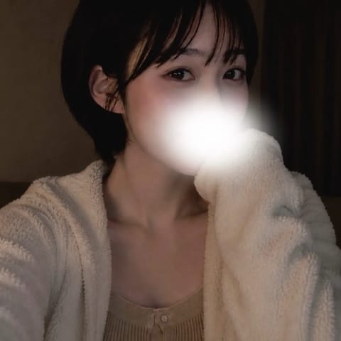 本日20時〜27時で出勤します！

土曜日なのに今日は雨ですね☔️
雨の日のちょっと特別な時間にできたら嬉しいです☺️

