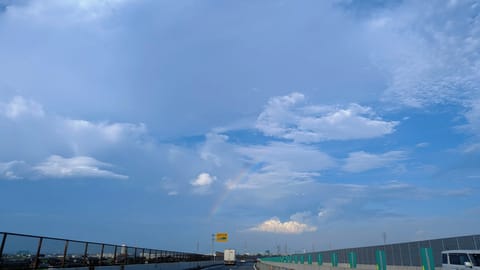 先日虹🌈見れました。

季節のかわり目は自律神経乱れがちですね🙃

無理せず自分を癒して下さいね✨

今週もよろしくお願