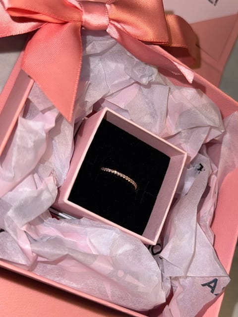 かりな幸せな誕生日を迎えました💭🩷
SNSに乗っけなくても覚えててくれる
友達とお客様に出会えた事に感謝
してこれかも素
