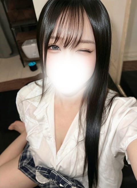 やほ💫
いおりだよ〜🐰
今日はじめじめあちあちだね😔💦
そして明日からまた雨だって〜☔️
ということは！！今日いおりに癒