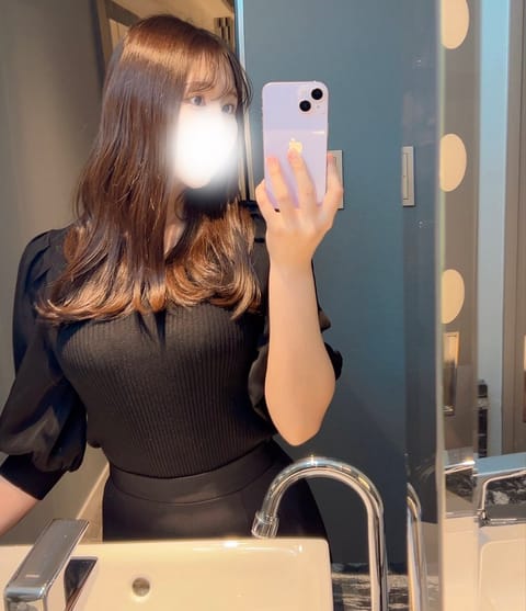初めまして！
フルムーンで働かせて頂くことになりました(すみれ)です🌸

癒されて帰ってもらえるようにマッサージ頑張るの