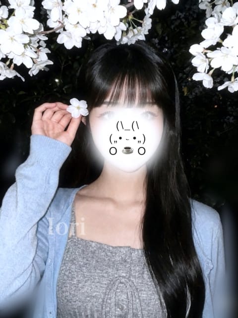 こんにちは☀️

今日はまさかの…最高気温25度超えでびっくり😳✨
一気にあったかくなったね( ◡̀_◡́)ᕤ

桜が散