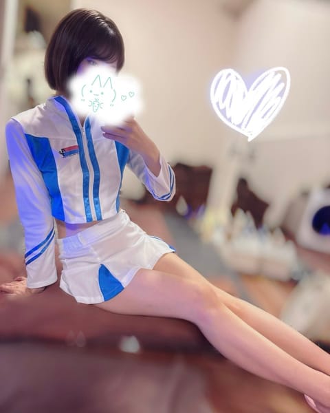 今月からの🆕衣装だよん🏎️💨🏁💕
タピオカ🧋買ってきたやつ飲もうとしたら床に水道に落として全部中身でた；꒳；💭笑