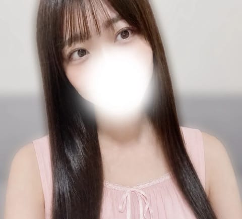 こんにちは🔆‬

本日24時まで出勤です！
今月も残り少ないのでお時間合う方はぜひ遊びに来てください🎀

お部屋涼しくし