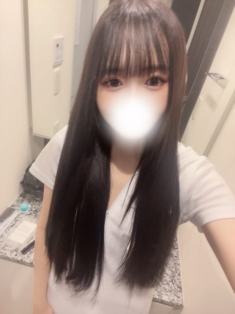 本日18時から渋谷ルームにいます！
まだ🈳あるのでご予約お待ちしております🥺ྀི