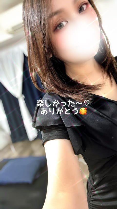 日曜日ありがとうございました✮*｡ﾟ
投稿遅くなってしまってごめんなさい💦
ご紳士様方とっても楽しかったです♡
年上好き
