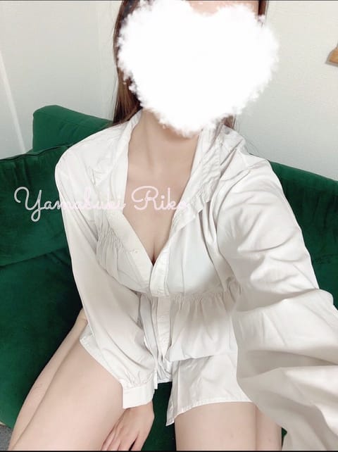 ゲリラ豪雨ですが出勤してます☔️
入りからご予約ありがとうございます！
足元悪いですが、お問い合わせお待ちしてます🌟