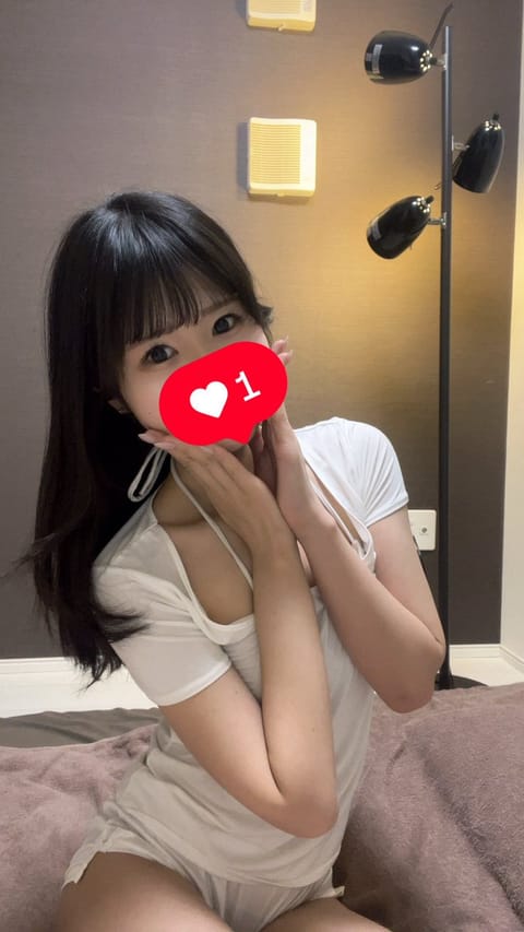 こんにちは🙂
急遽20時から5時までで出勤します!!
かれんにたくさん癒されに来てください♡
お誘いお待ちしてます♡