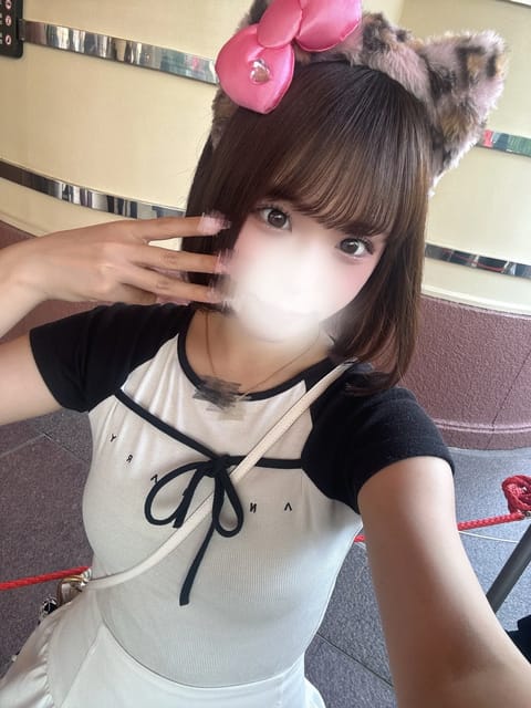 こんにちは〜🍒💕

今週は明日のみ出勤してます！
🕛12:00-20:00で恵比寿にいます🍤♡

🈳12:00-13:4