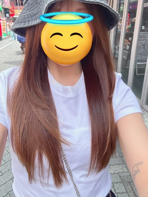 今日はお休みです！
縮毛矯正してきた〜つやつや🙌