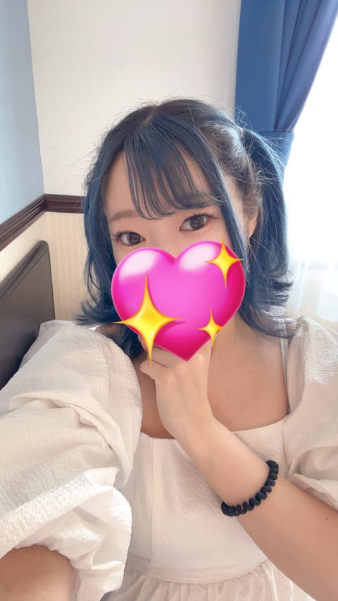 こんにちは🌞

昨日に引き続き、真夏日ですね💦
本格的に夏感じてます🌻

本日は遅い時間までいますのでお休みのお兄さんも